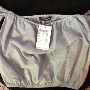 Cropped top off shoulders